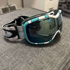 Women’s Oakley Snow Goggles